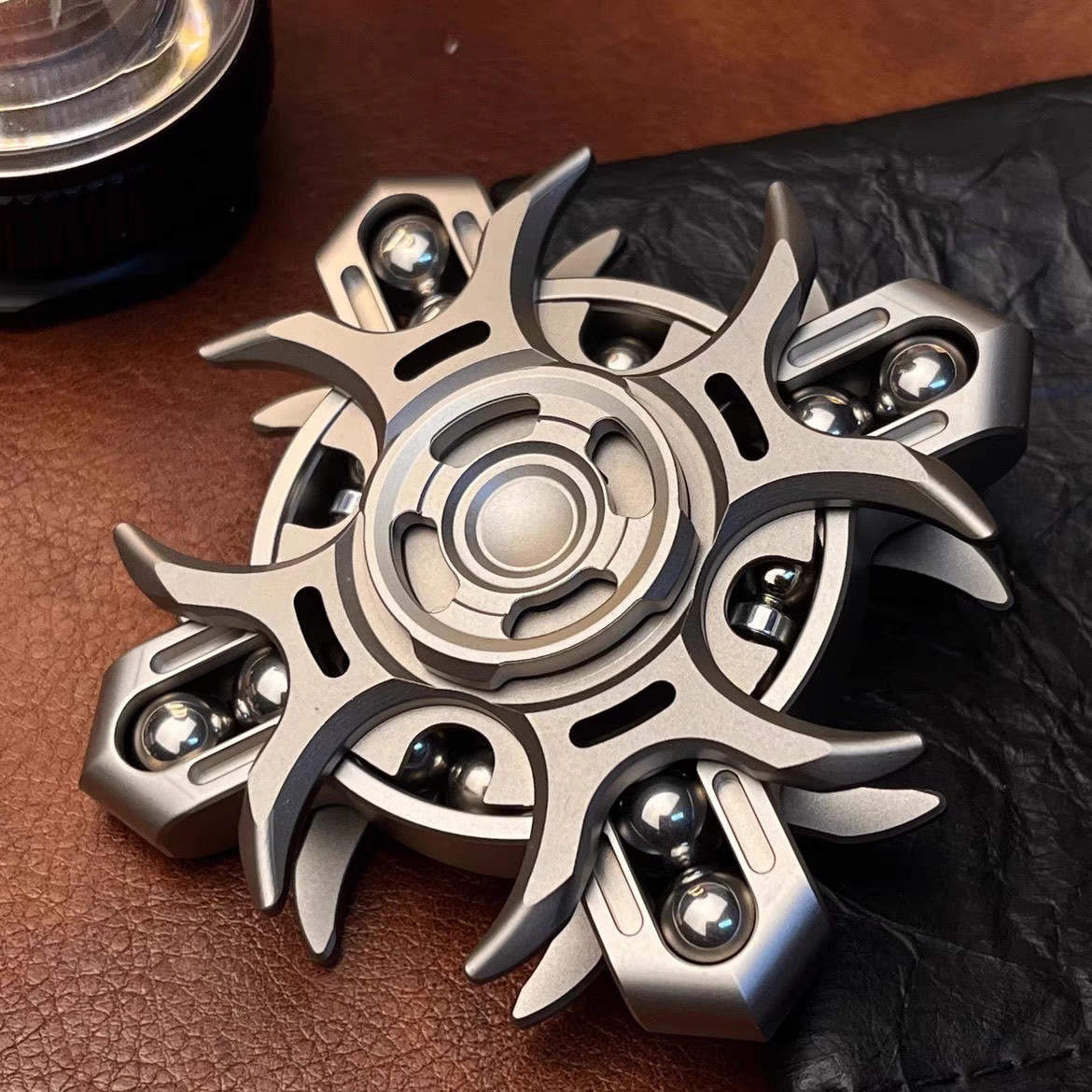 Oracle Spinner (Stainless steel ）